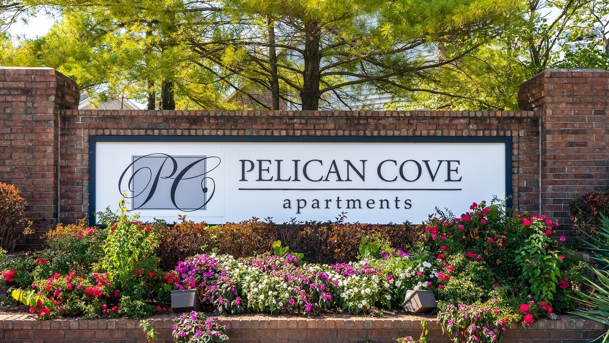 Pelican Cove 2121 Flordawn Dr Florissant, MO Apartments for Rent in
