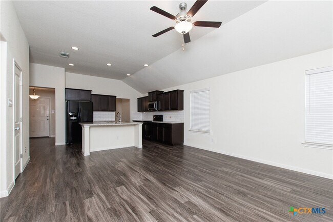 Foto del edificio - 6700 Catherine Dr