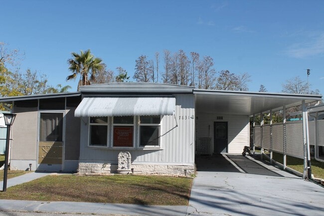 Building Photo - 7831 Sunrunner Dr