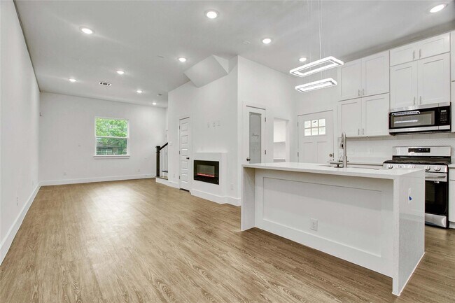 Foto del edificio - 4512 Brinkley St