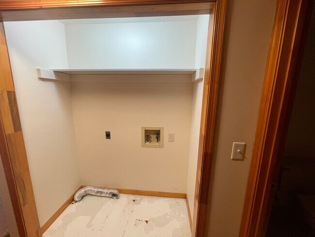 Washer/Dryer Hookups - 93 High View Plz