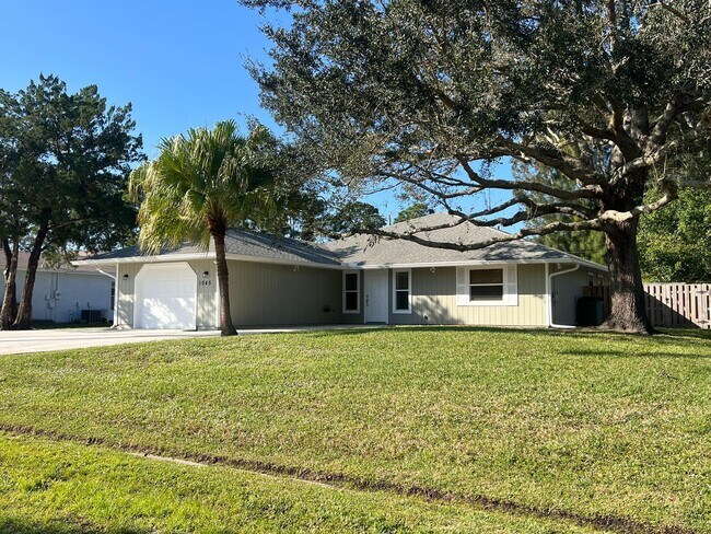 Foto del edificio - 1045 SW Bay State Rd