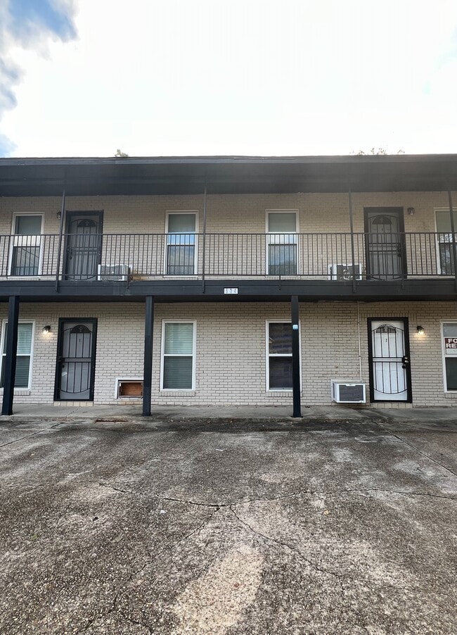 Building Photo - 636 N 39th St
