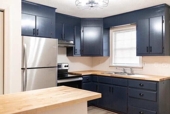 Building Photo - 103 Patton Dr