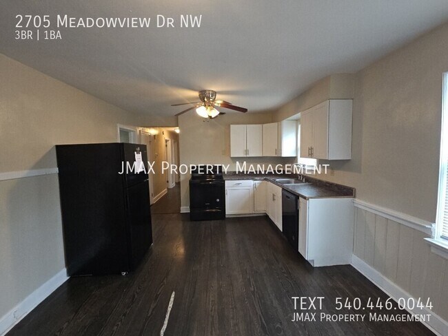 Foto del edificio - 2705 Meadowview Dr NW
