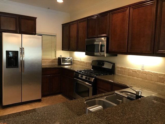 Building Photo - 10715 Camarillo St