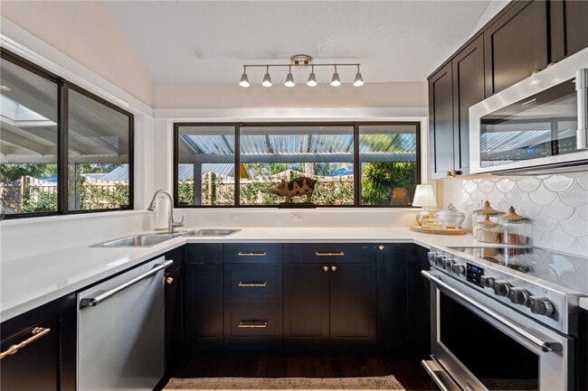 Building Photo - 731 Texas St