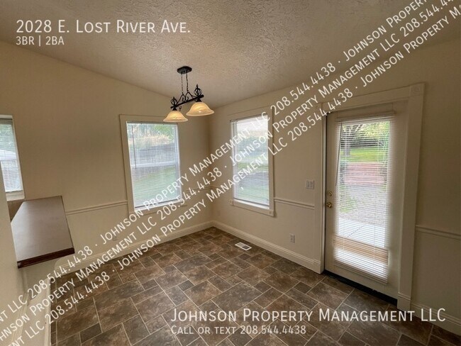 Building Photo - 2028 E Lost River Ave, Nampa