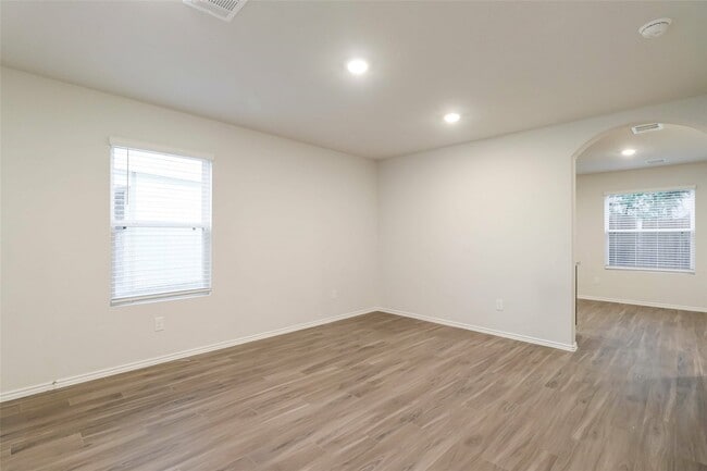 Building Photo - 2420 Bull Trout Dr