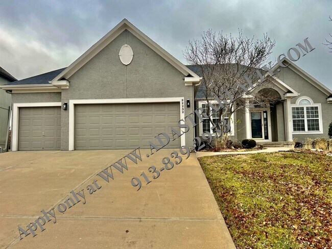 Foto del edificio - Beautiful 5 bed 4bathroom Ranch in Olathe-...