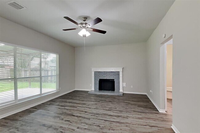 Foto del edificio - 16023 Willowpark Dr