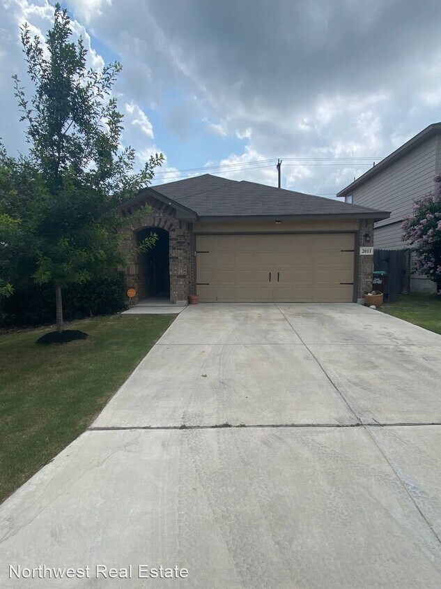 Primary Photo - 4 br, 2 bath House - 2011 Emerald Edge