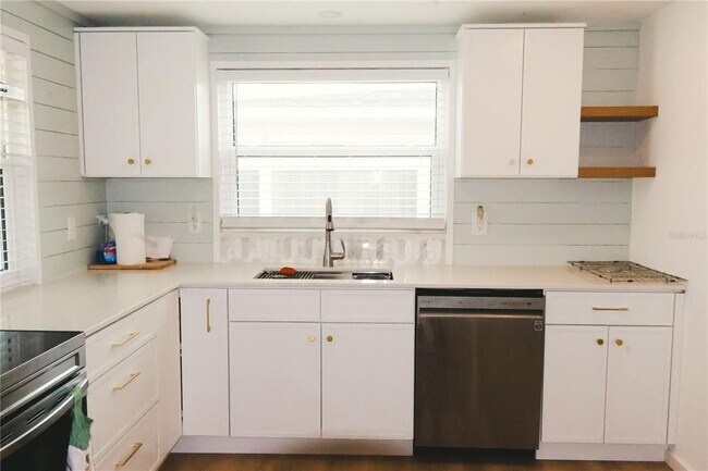 Foto del edificio - 361 Shamrock Blvd