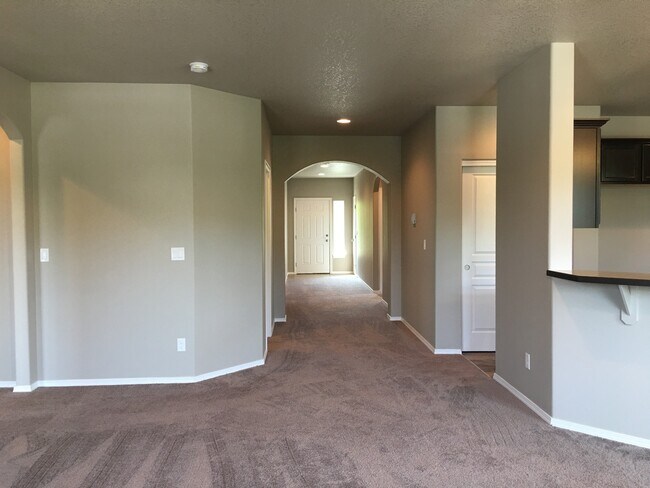 Foto del edificio - 3 Bedroom Home For Rent In The Dalles