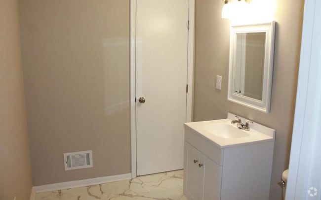 Building Photo - 335 Cinda Leigh Dr