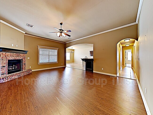 Building Photo - 9307 N 95th E Pl