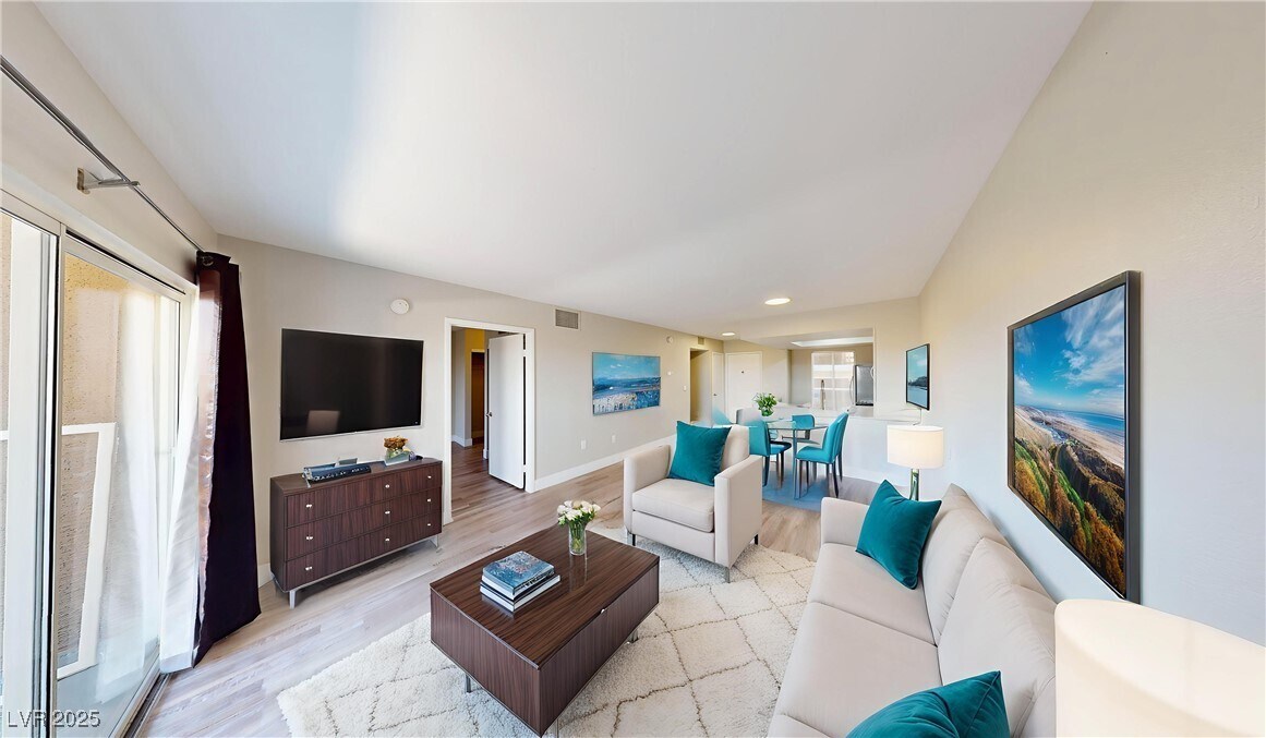 Foto principal - 8070 W Russell Rd