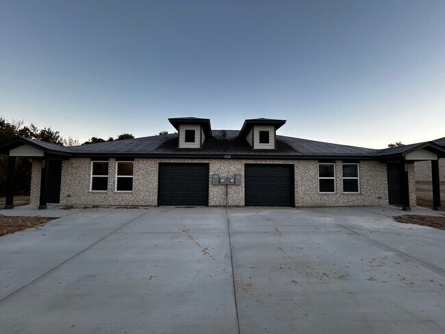 Foto del edificio - 10028 W Hwy 199