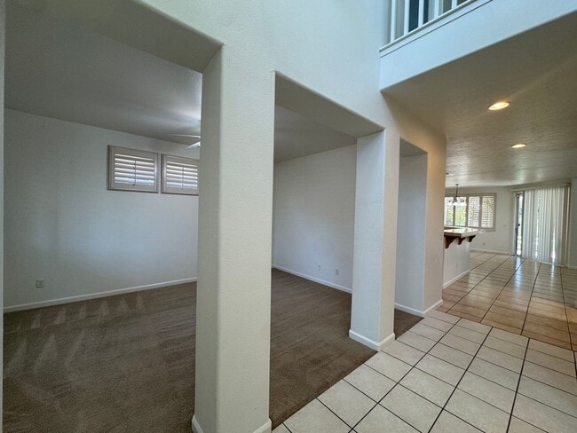 Foto del edificio - 5781 E Kaviland Ave