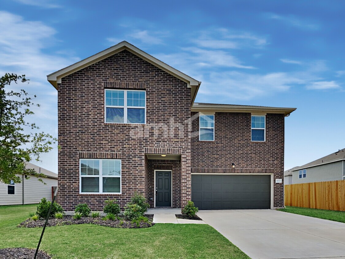 Foto principal - 5023 Highland Crest Dr