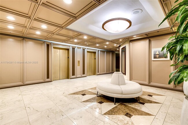 Building Photo - 251 Crandon Blvd