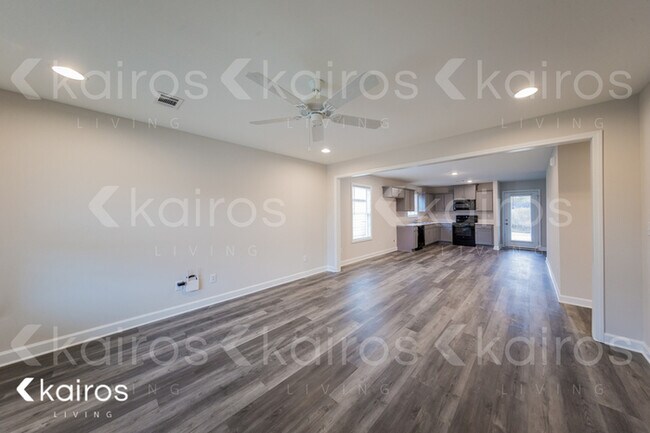Building Photo - 1432 Maxwell Circle