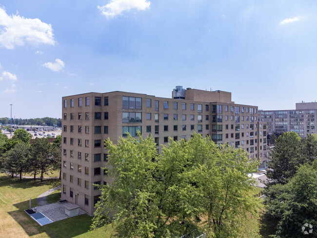 Building Photo - Mackenzie Square