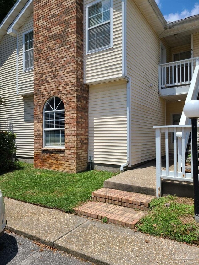 Primary Photo - 501 E Burgess Rd