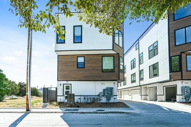 000-foto-vista-frontal-15643134 - Seegar Townhomes