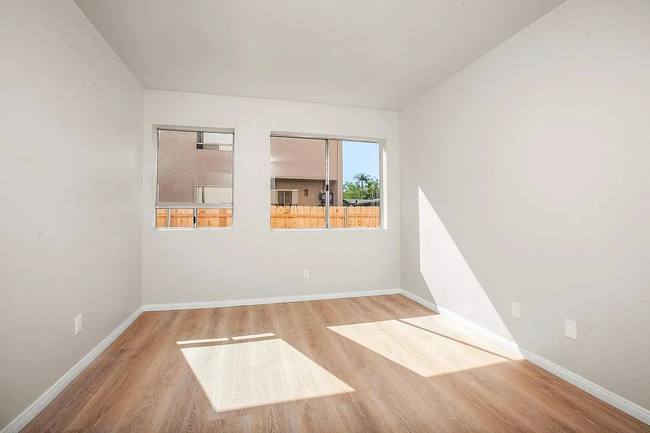 Building Photo - Beautifully Upgraded Single Bedroom Now Av...