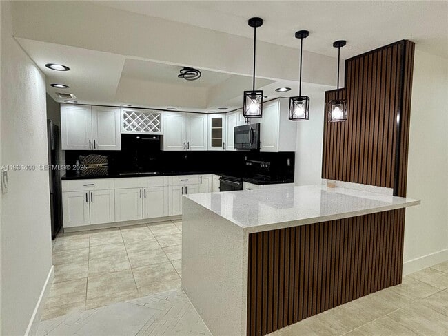 Building Photo - 8561 Claridge Dr