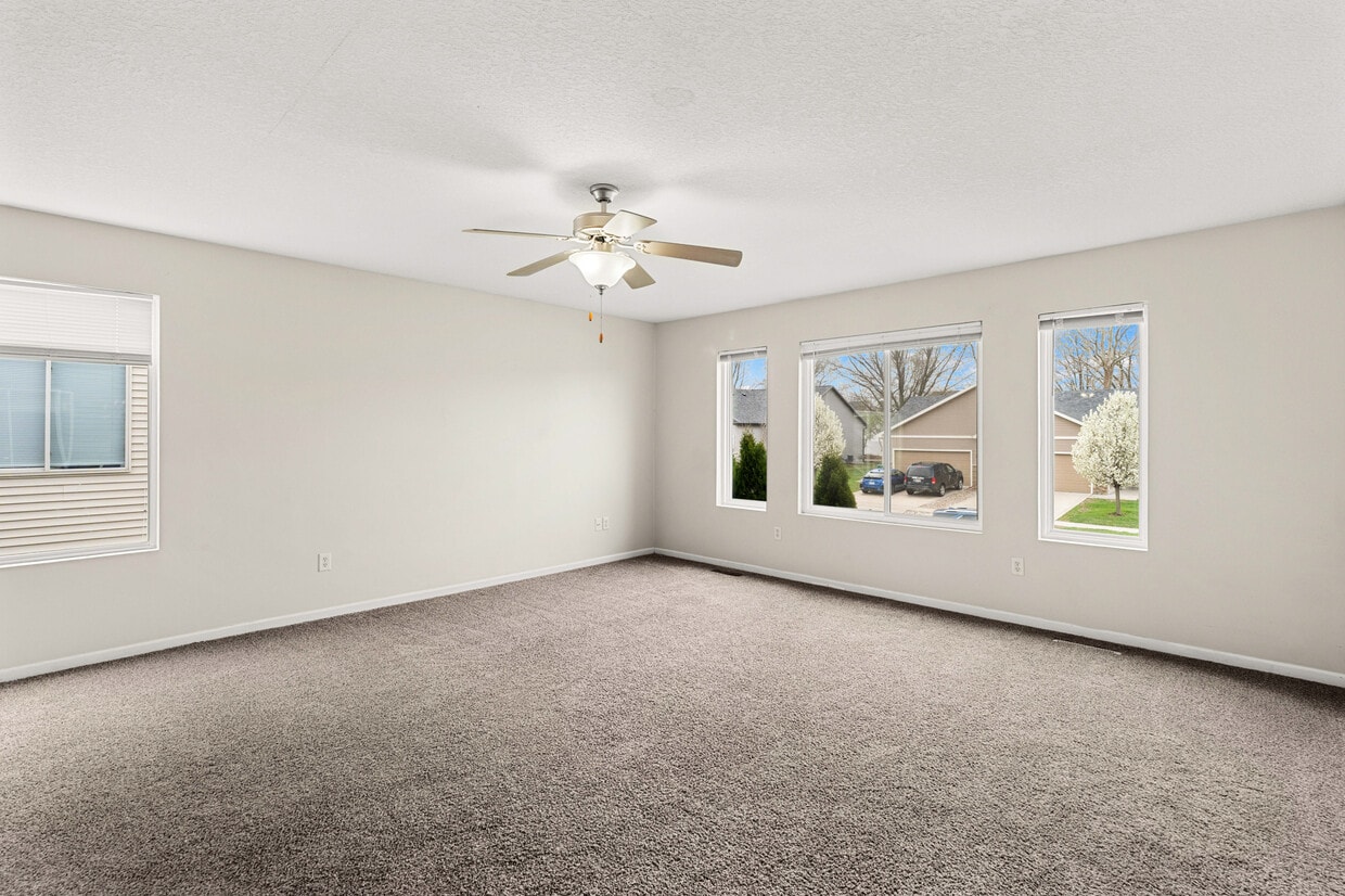 Photo - 3905 Marigold Dr (Ames, IA)