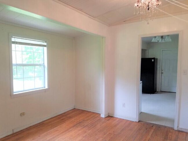 Building Photo - 2105 Ginger St
