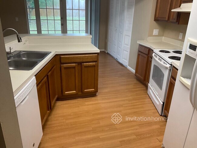 Foto del edificio - 7561 Stidham Dr