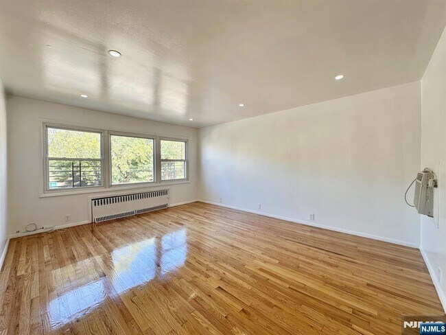 Foto del edificio - 23 Trimble Ave