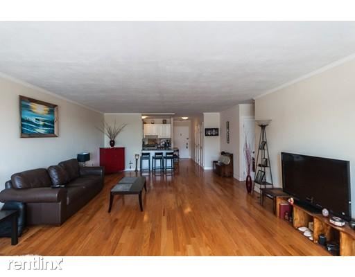 Building Photo - 8 Whittier Pl