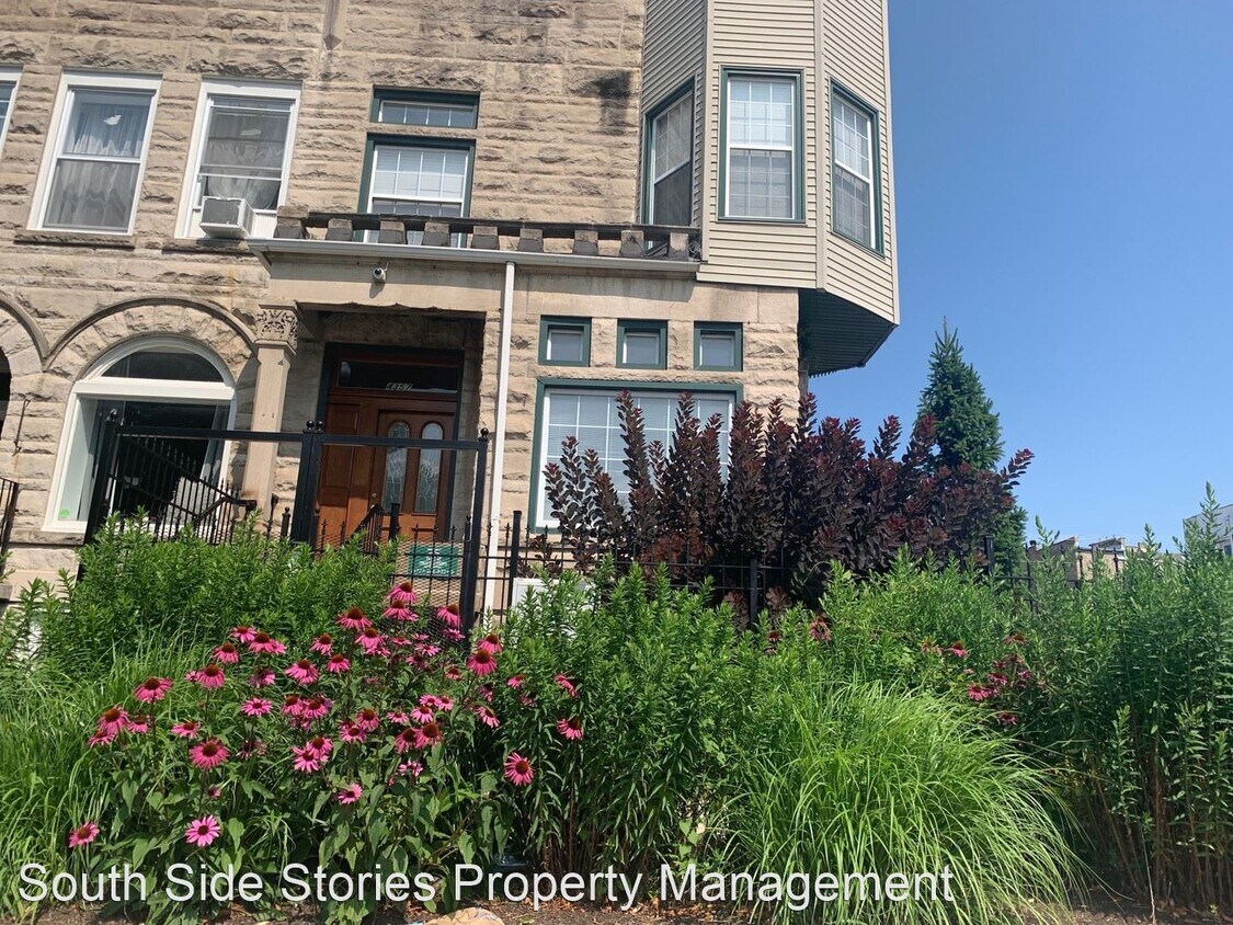 Primary Photo - 4357 S Calumet Ave
