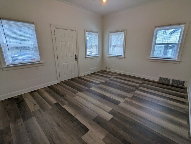 Sala de estar - 2535 Fairview Ave