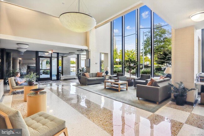 Foto del edificio - 4242 East-West Hwy