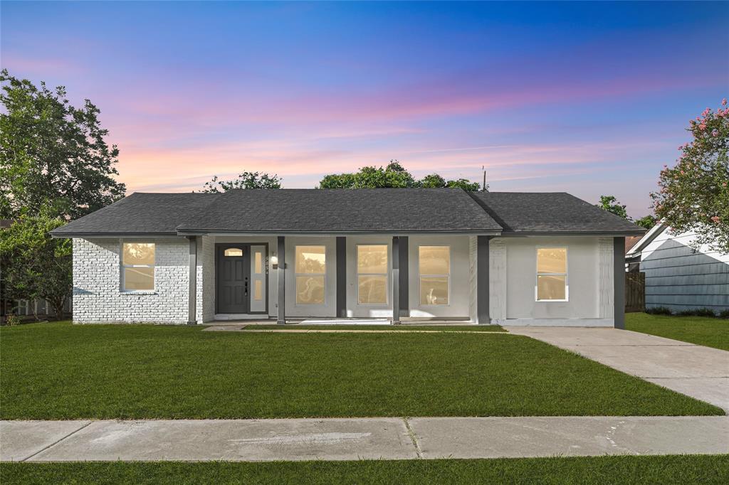 Foto principal - 5854 Schevers St