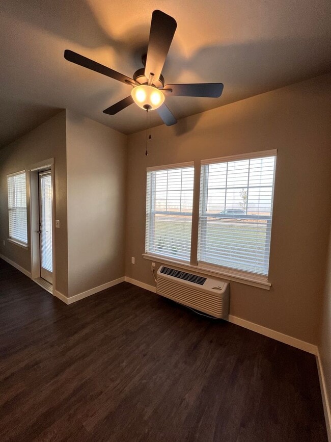 Interior Photo - Eagle Pointe