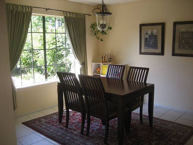 Dining Area - 3920 Caminito del Mar Surf