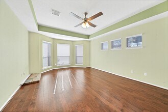 Building Photo - 18123 Memorial Falls Dr