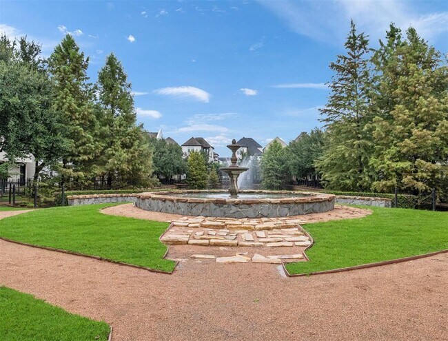 Building Photo - 10913 Upland Park