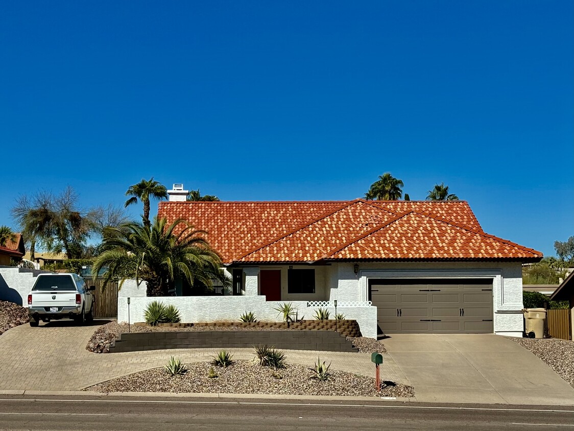 Primary Photo - 14272 N Fountain Hills Blvd