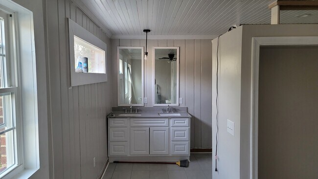 Foto del edificio - 2930 Fleetwood Ave SW