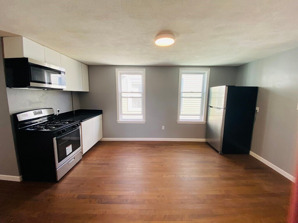 37 Maverick St Unit 3, Chelsea, MA 02150 Room for Rent in Chelsea, MA