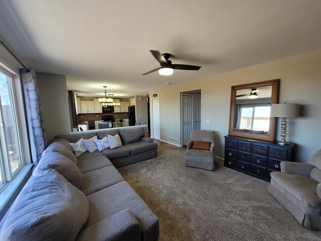 Foto del edificio - 7588 Greenough Rd