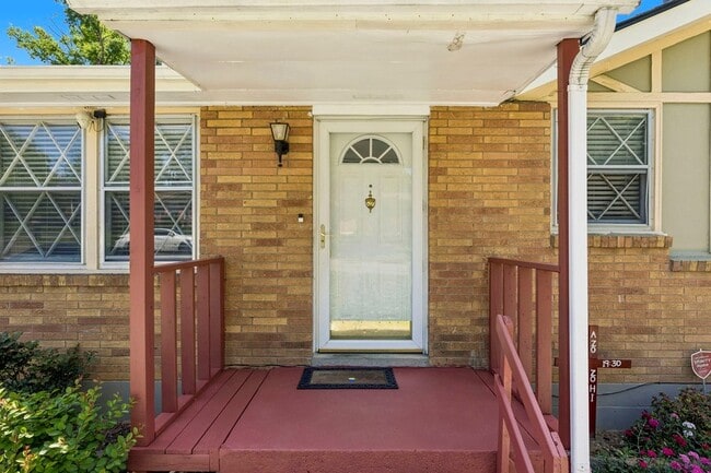 Photo - 261 Eisenhower Drive Unit House