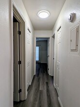 2-1 Front Corner ground floor Apartment on Danube with Wall unit A/C - Davis Islands Apartments